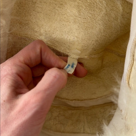 Vintage Italian Sheep Fur Shearling Hat With Pom Pom Ties - Picture 5 of 5